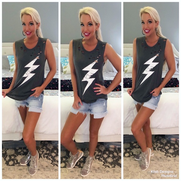 🛍LAST 1! Distressed Lightning ⚡️Graphic Tank! - Picture 5 of 5